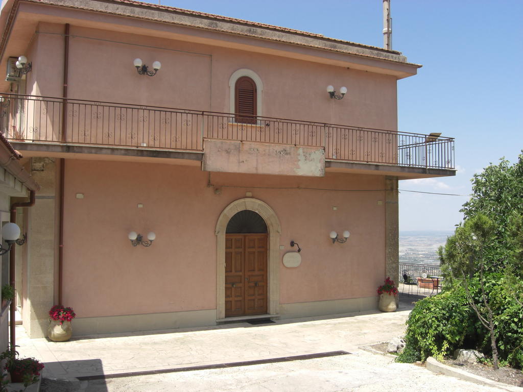 Albergo Villa Nobile كيارامونتي غولفي المظهر الخارجي الصورة